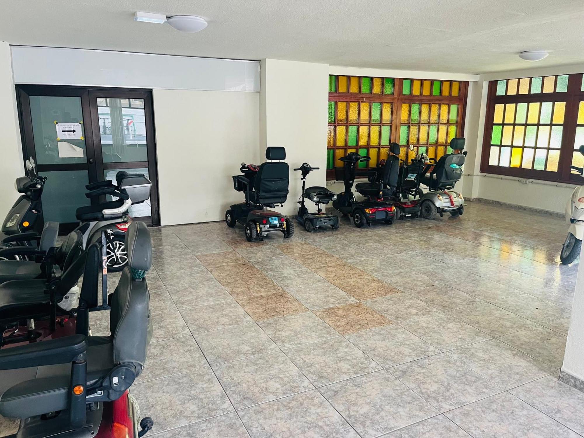 Superbe Appartement A Las Americas Torres Del Sol อาโรนา ภายนอก รูปภาพ